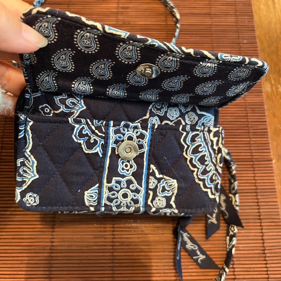 Vera Bradley Floral Crossbody Bag/card holder - Picture 2 of 5